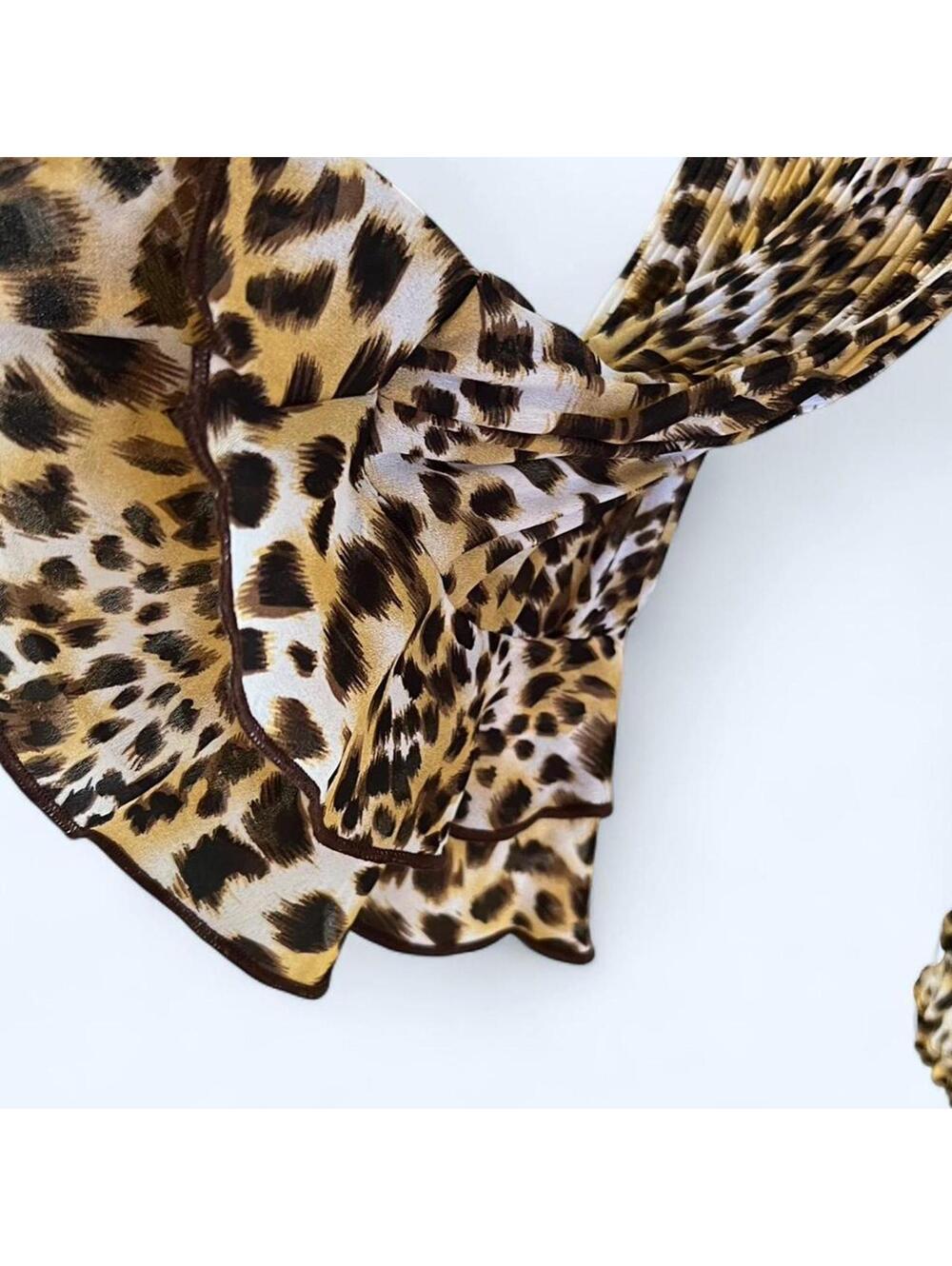 Vintage Y2K leopard print  flared sleeve top size Medium 🤎 - Picture 2 of 6